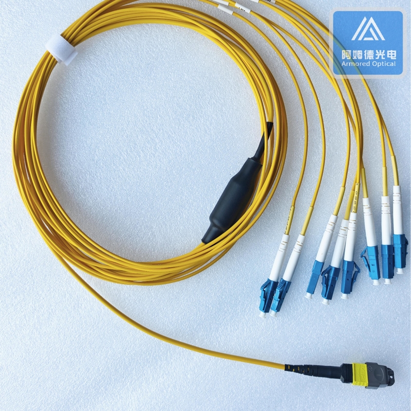 8 Cores SM Spiral Armored MTP-LC Fiber Patch 3.0mm OFNP Jacket Rodent Resistant